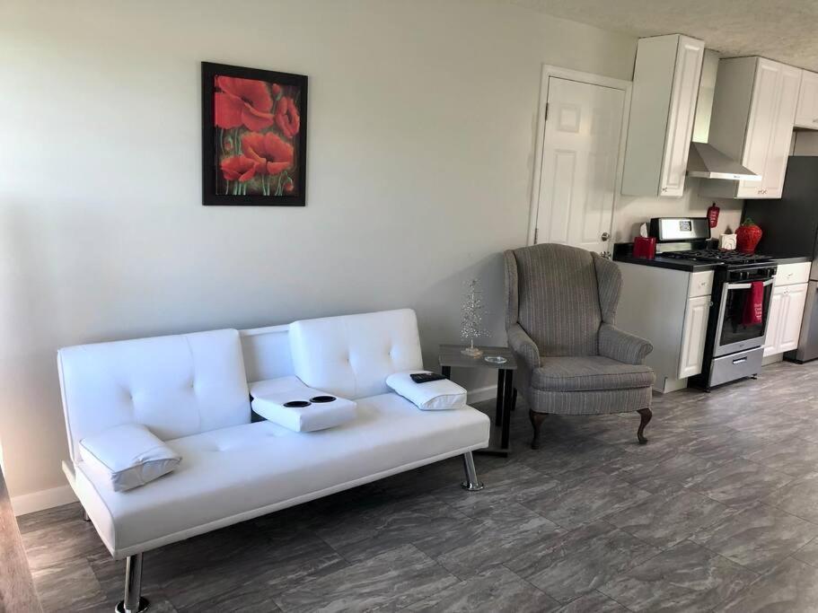 Trestle Creek Farm- Farmhouse Suite Bloomington Esterno foto