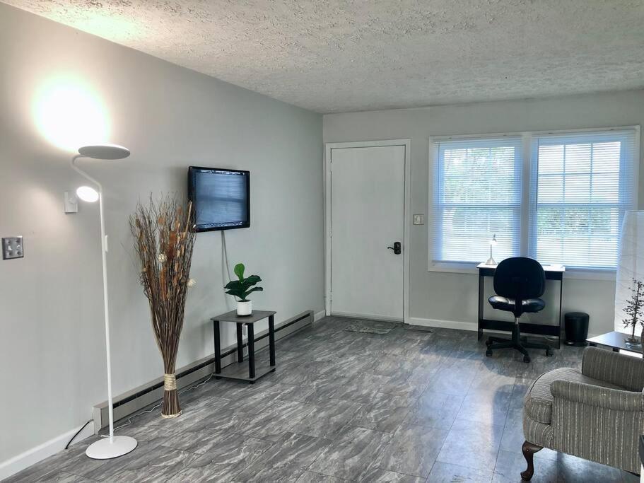 Trestle Creek Farm- Farmhouse Suite Bloomington Esterno foto