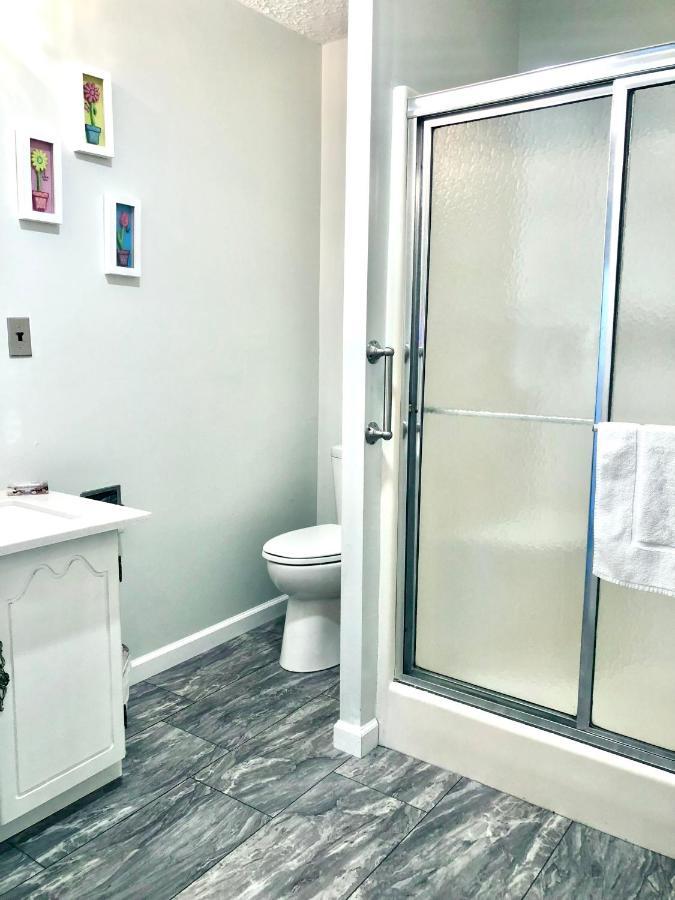 Trestle Creek Farm- Farmhouse Suite Bloomington Esterno foto